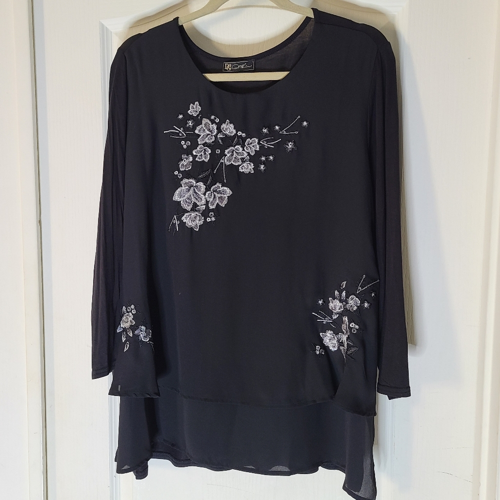 DG2 black with silver embroidery womans rayon blouse Size XL.